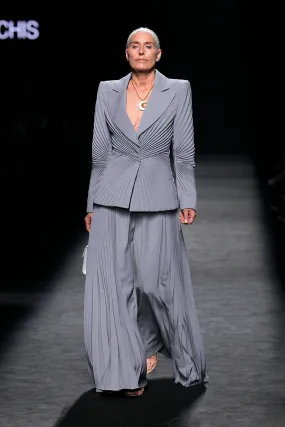 Oversized Pleated Suit